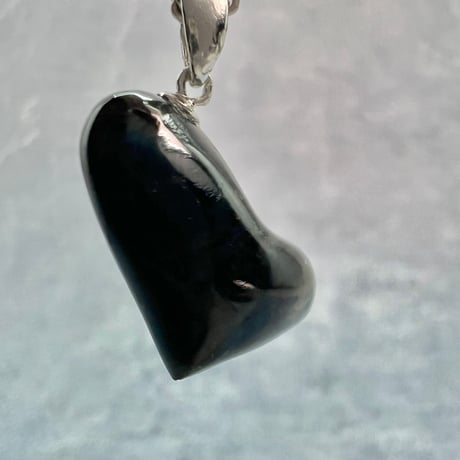 フィンランド産【スペクトロライト】ハートペンダントトップ②/Finland【Spectrolite】Heart Pendant Top