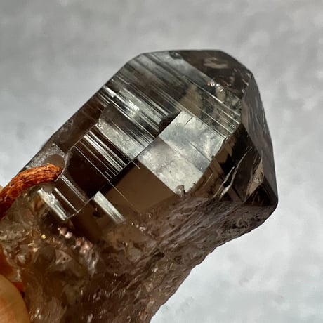 【ガウリシャンカール産】天然ヒマラヤスモーキークォーツ革紐ペンダント①/GauriShankar Himalayan Smoky Quartz Pendant