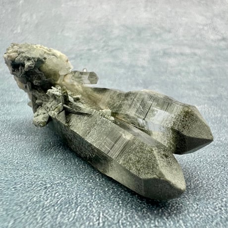 【ガネッシュヒマール産】クローライト&アクチノライトイン天然ヒマラヤ水晶/Ganesh Himal Chlorite&Actinorite in Himalayan Quartz