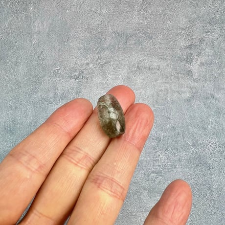 【ガネッシュヒマール産】アクチノライトイン天然ヒマラヤ水晶 樽型ビーズ⑥/Ganesh Himal Actinolite in Himalayan Quartz barrel beads