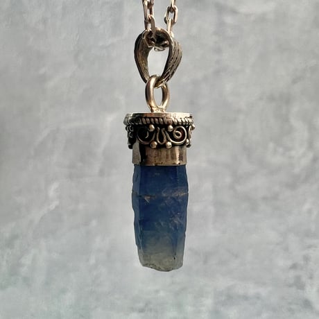 ネパール🇳🇵サンクワサバ産【天然ヒマラヤサファイア】ペンダントトップ/Nepal Sankhuwasabha Himalayan Sapphire Pendant Top