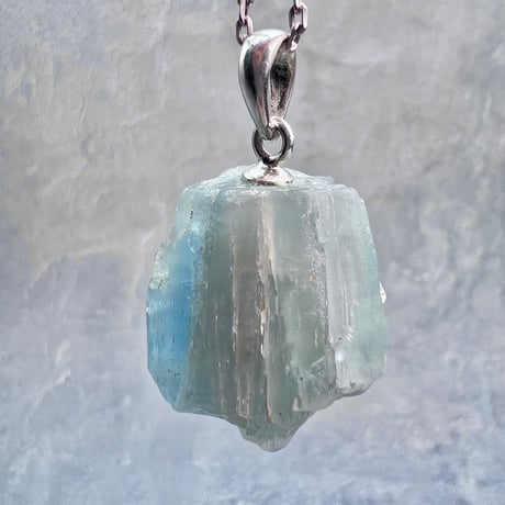 ネパール🇳🇵サンクワサバ産【ヒマラヤアクアマリン】ペンダントトップ/Nepal Sankhuwasabha Himalayan Aquamarine Pendant Top