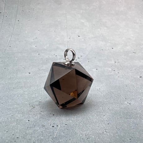 【ガウリシャンカール産】天然ヒマラヤ水晶"手磨き加工"イコサヘドロン"ペンダントトップ③/GauriShankar Himalayan Quartz "Icosahedron"Pendant Top