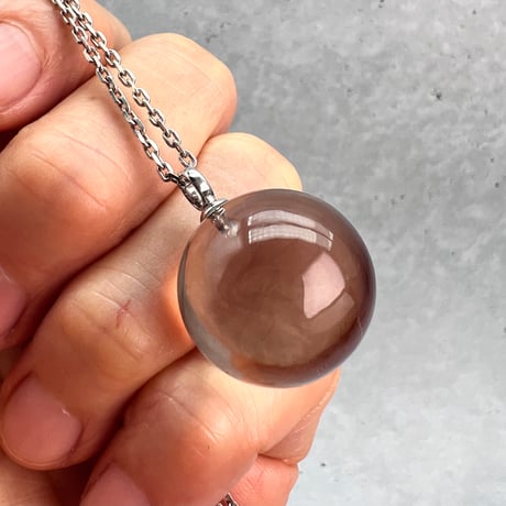 【ガウリシャンカール産】天然ヒマラヤスモーキークォーツスフィアペンダントトップ①/GauriShankar Himalayan Smoky Quartz Sphere Pendant Top