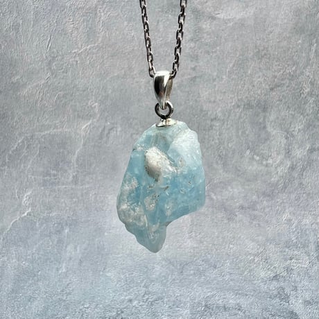 ネパール🇳🇵サンクワサバ産【ヒマラヤアクアマリン】ペンダントトップ/Nepal Sankhuwasabha Himalayan Aquamarine Pendant Top
