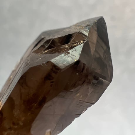 【ガウリシャンカール産】天然ヒマラヤスモーキークォーツ革紐ペンダント⑥/GauriShankar Himalayan Smoky Quartz Pendant