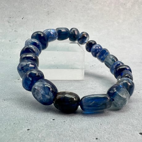 【ネパール産🇳🇵カイヤナイト】ブレスレット/Nepal Kyanite Design Bracelet