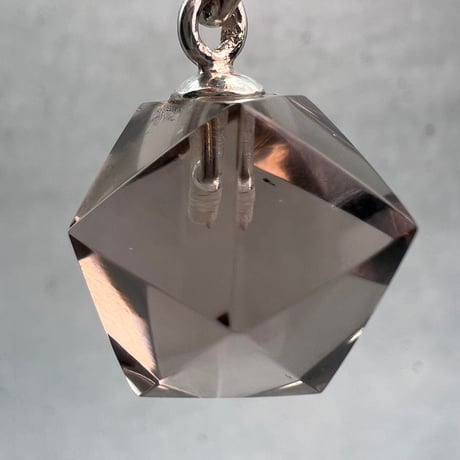【ガウリシャンカール産】天然ヒマラヤ水晶"手磨き加工"イコサヘドロン"ペンダントトップ②/GauriShankar Himalayan Quartz "Icosahedron"Pendant Top