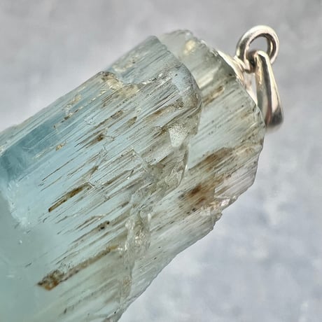 ネパール🇳🇵サンクワサバ産【ヒマラヤアクアマリン】ペンダントトップ/Nepal Sankhuwasabha Himalayan Aquamarine Pendant Top