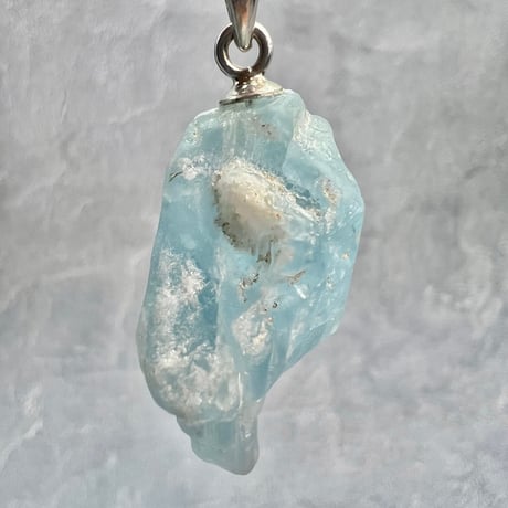 ネパール🇳🇵サンクワサバ産【ヒマラヤアクアマリン】ペンダントトップ/Nepal Sankhuwasabha Himalayan Aquamarine Pendant Top