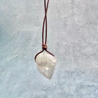 【カイラス産】天然ヒマラヤ水晶革紐付きペンダント④/Kailash Himalayan Quartz Pendant