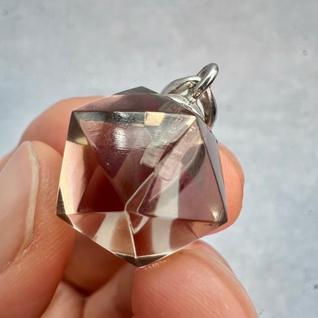【ガウリシャンカール産】天然ヒマラヤ水晶"手磨き加工"イコサヘドロン"ペンダントトップ②/GauriShankar Himalayan Quartz "Icosahedron"Pendant Top