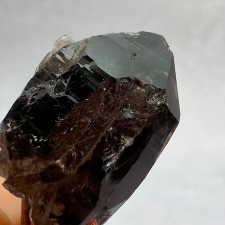 【ガウリシャンカール産】天然ヒマラヤスモーキークォーツ革紐ペンダント④/GauriShankar Himalayan Smoky Quartz Pendant