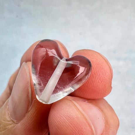 【ガネッシュヒマール産】天然ヒマラヤ水晶"手磨き加工"ハートビーズ①/Ganesh Himal Himalayan Quartz Heart Beads