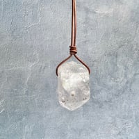 【カイラス産】天然ヒマラヤ水晶革紐付きペンダント①/Kailash Himalayan Quartz Pendant