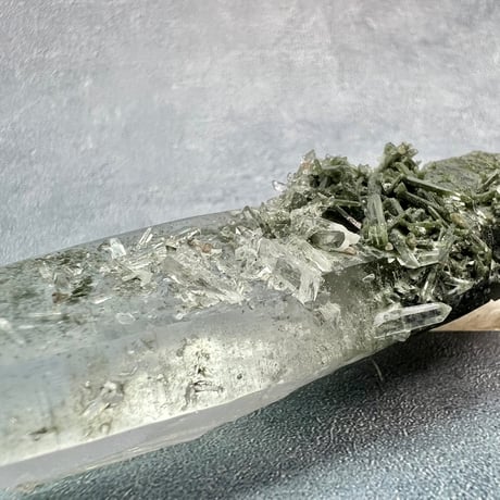 【ガネッシュヒマール産】クローライト&アクチノライトイン天然ヒマラヤ水晶/Ganesh Himal Chlorite&Actinorite in Himalayan Quartz