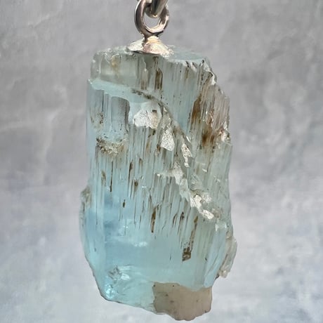 ネパール🇳🇵サンクワサバ産【ヒマラヤアクアマリン】ペンダントトップ/Nepal Sankhuwasabha Himalayan Aquamarine Pendant Top