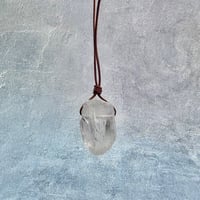 【カイラス産】天然ヒマラヤ水晶革紐付きペンダント③/Kailash Himalayan Quartz Pendant