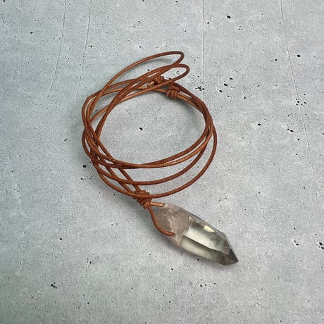【ガウリシャンカール産】天然ヒマラヤスモーキークォーツ革紐ペンダント⑦/GauriShankar Himalayan Smoky Quartz Pendant