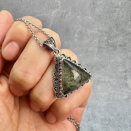 【ガネッシュヒマール産】クローライトイン天然ヒマラヤ水晶シルバー925ペンダントトップ/Ganesh Himal Chlorite in Himalayan Quartz Pendant Top