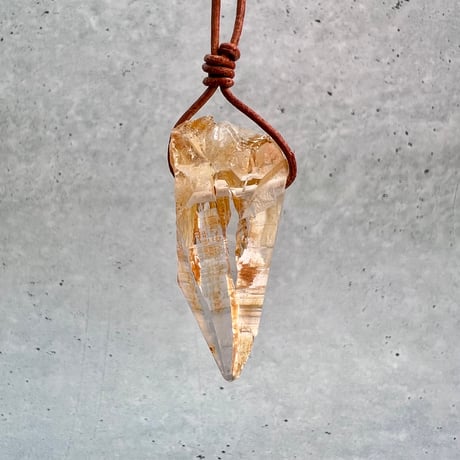 【ガネッシュヒマール産】リモナイトイン天然ヒマラヤ水晶革紐付きペンダント②/GaneshHimal Limonite in Natural Pendant
