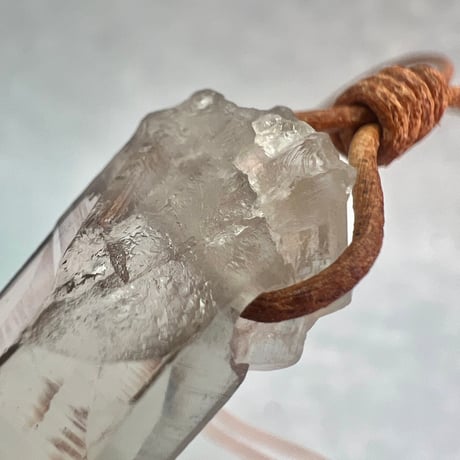 【ガウリシャンカール産】天然ヒマラヤスモーキークォーツ革紐ペンダント⑦/GauriShankar Himalayan Smoky Quartz Pendant