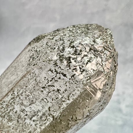 【ガネッシュヒマール産】クローライト イン ヒマラヤ水晶/GaneshHimal Chlorite&Albite in Himalayan Quartz