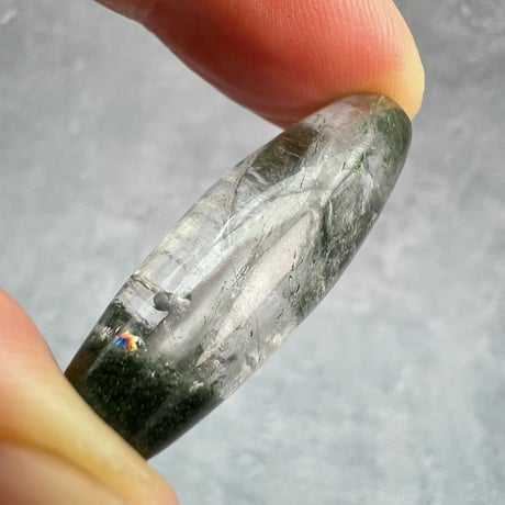 【ガネッシュヒマール産】クローライト&アクチノライトイン天然ヒマラヤ水晶 樽型ビーズ②/Ganesh Himal Chlorite&Actinorite in Quartz barrel beads