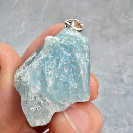 ネパール🇳🇵サンクワサバ産【ヒマラヤアクアマリン】ペンダントトップ/Nepal Sankhuwasabha Himalayan Aquamarine Pendant Top