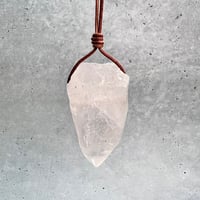 【カイラス産】天然ヒマラヤ水晶革紐付きペンダント③/Kailash Himalayan Quartz Pendant