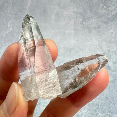 【ガネッシュヒマール産】クローライトイン天然ヒマラヤ水晶/GaneshHimal Chlorite&Albite in Himalayan Quartz
