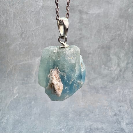 ネパール🇳🇵サンクワサバ産【ヒマラヤアクアマリン】ペンダントトップ/Nepal Sankhuwasabha Himalayan Aquamarine Pendant Top