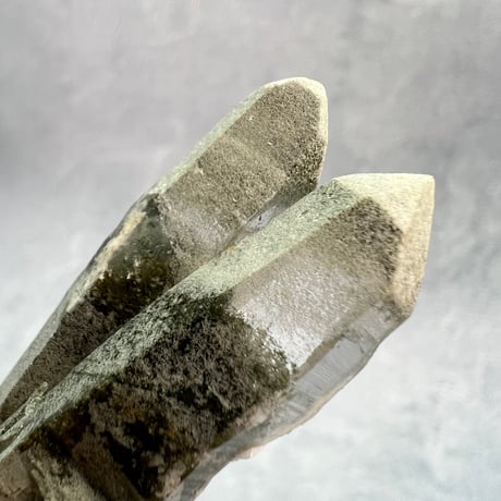【ガネッシュヒマール産】クローライト&アクチノライトイン天然ヒマラヤ水晶/Ganesh Himal Chlorite&Actinorite in Himalayan Quartz