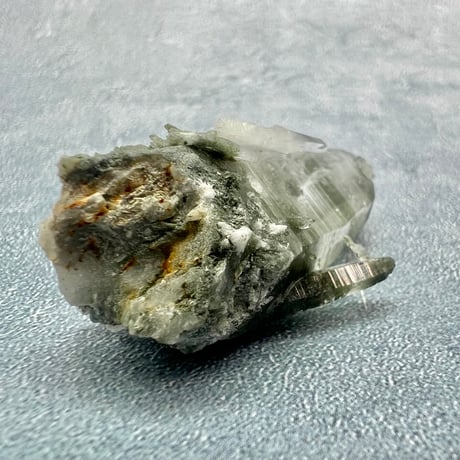 【ガネッシュヒマール産】クローライトイン天然ヒマラヤ水晶/GaneshHimal Chlorite&Albite in Himalayan Quartz