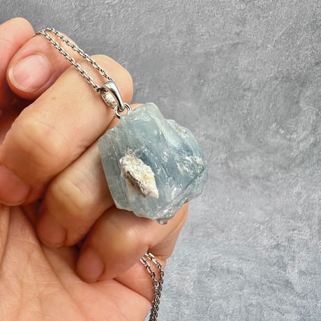 ネパール🇳🇵サンクワサバ産【ヒマラヤアクアマリン】ペンダントトップ/Nepal Sankhuwasabha Himalayan Aquamarine Pendant Top