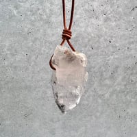 【カイラス産】天然ヒマラヤ水晶革紐付きペンダント⑦/Kailash Himalayan Quartz Pendant