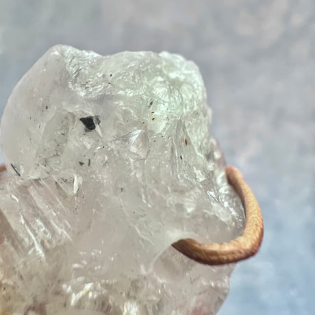 【カイラス産】天然ヒマラヤ水晶革紐付きペンダント②/Kailash Himalayan Quartz Pendant