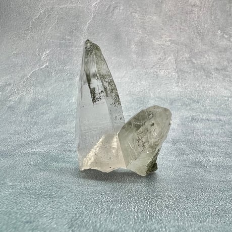 【ガネッシュヒマール産】クローライトイン天然ヒマラヤ水晶/GaneshHimal Chlorite&Albite in Himalayan Quartz