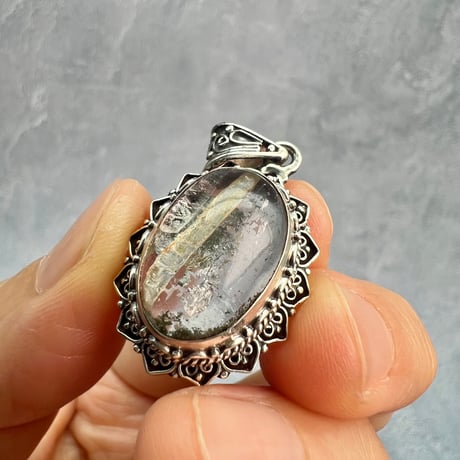 【ガネッシュヒマール産】バイトタイト&クローライトイン天然ヒマラヤ水晶シルバー925ペンダントトップ/Ganesh Himal Botite&Chlorite in  Pendant Top