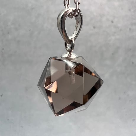 【ガウリシャンカール産】天然ヒマラヤ水晶"手磨き加工"イコサヘドロン"ペンダントトップ②/GauriShankar Himalayan Quartz "Icosahedron"Pendant Top