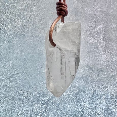 【カイラス産】天然ヒマラヤ水晶革紐付きペンダント③/Kailash Himalayan Quartz Pendant