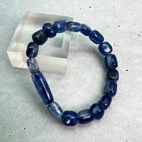 【ネパール🇳🇵カイヤナイト】ブレスレット/Nepal Kyanite Design Bracelet