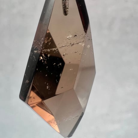 【ガウリシャンカール産】天然ヒマラヤスモーキークォーツ ファセットカットペンダントトップ/GauriShankar Smoky Quartz Facet Cut Pendant Top