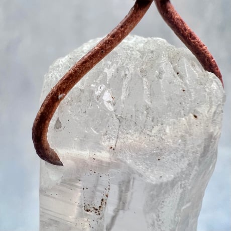 【カイラス産】天然ヒマラヤ水晶革紐付きペンダント③/Kailash Himalayan Quartz Pendant