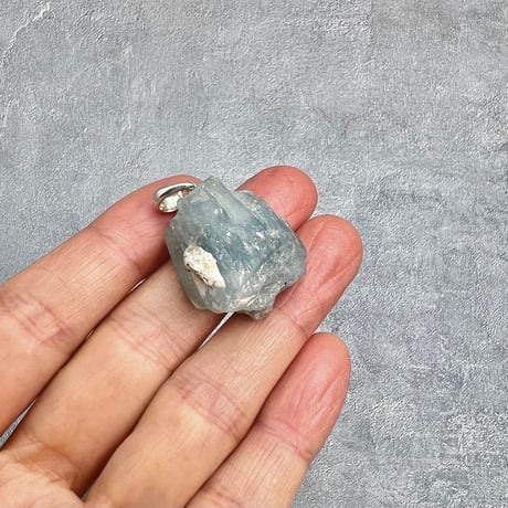 ネパール🇳🇵サンクワサバ産【ヒマラヤアクアマリン】ペンダントトップ/Nepal Sankhuwasabha Himalayan Aquamarine Pendant Top