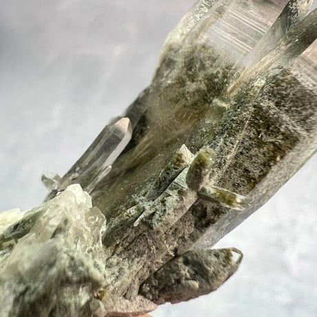 【ガネッシュヒマール産】クローライト&アクチノライトイン天然ヒマラヤ水晶/Ganesh Himal Chlorite&Actinorite in Himalayan Quartz