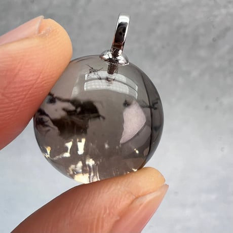 【ガウリシャンカール産】天然ヒマラヤスモーキークォーツスフィアペンダントトップ②/GauriShankar Himalayan Smoky Quartz Sphere Pendant Top