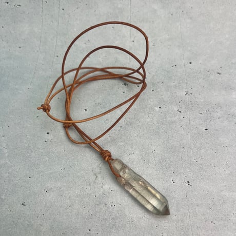 【ガウリシャンカール産】天然ヒマラヤスモーキークォーツ革紐ペンダント⑨/GauriShankar Himalayan Smoky Quartz Pendant