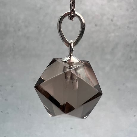 【ガウリシャンカール産】天然ヒマラヤ水晶"手磨き加工"イコサヘドロン"ペンダントトップ②/GauriShankar Himalayan Quartz "Icosahedron"Pendant Top