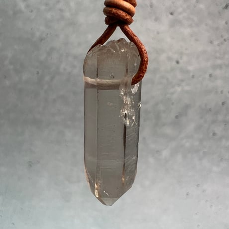 【ガウリシャンカール産】天然ヒマラヤスモーキークォーツ革紐ペンダント⑧/GauriShankar Himalayan Smoky Quartz Pendant